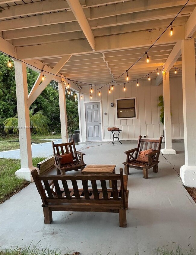 1866 9th Pl in Vero Beach, FL - Foto de edificio - Building Photo