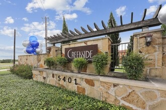Creekside on Parmer Lane in Austin, TX - Foto de edificio - Building Photo