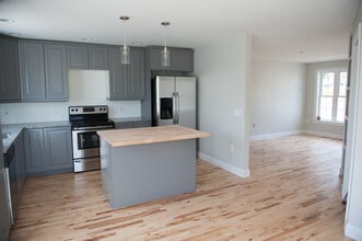 635 Hanover Street in Manchester, NH - Building Photo - Building Photo