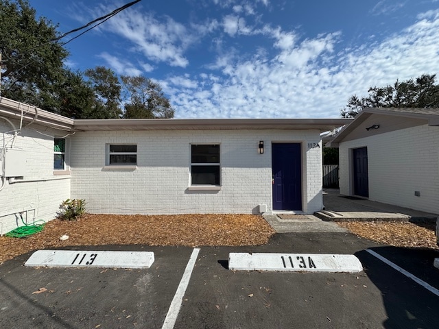 113 NE Lincoln Cir N in St. Petersburg, FL - Foto de edificio - Building Photo