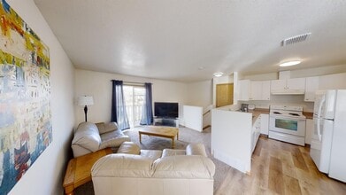 10605 D-106102 102 St in Grande Prairie, AB - Building Photo - Building Photo