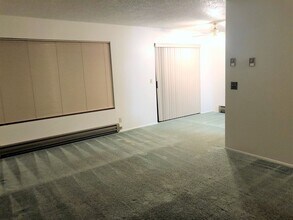 717 S Summit Ave in Bremerton, WA - Building Photo - Building Photo