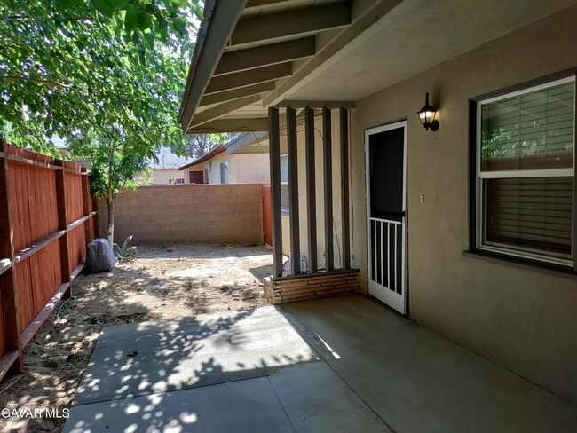 1145 W Jackman St