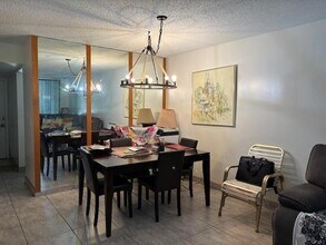 4090 Tivoli Ct, Unit 207 in Greenacres, FL - Building Photo - Building Photo