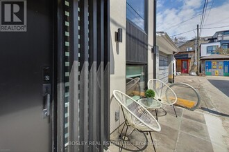 13R Mansfield Ave in Toronto, ON - Building Photo - Building Photo