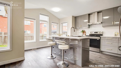 694 Bolingbroke Dr in Milton, ON - Building Photo - Building Photo