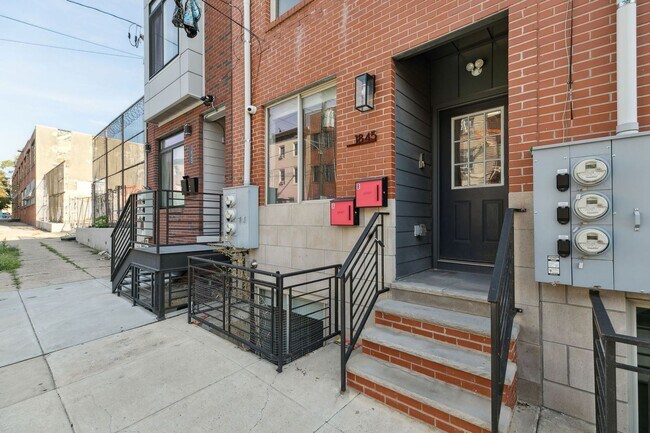 1845 E Huntingdon St in Philadelphia, PA - Building Photo - Building Photo