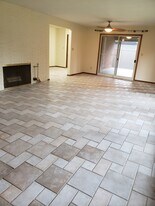 1727 E Pinecrest Rd in Spokane, WA - Building Photo