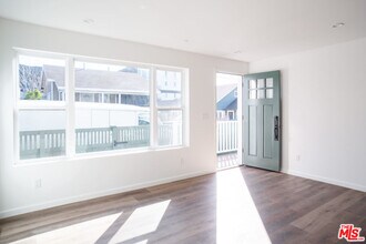 401 Firmin St in Los Angeles, CA - Building Photo - Building Photo