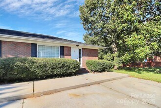 1005 Rainbow Dr in Kannapolis, NC - Building Photo - Building Photo