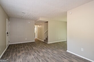 4012 Day Trail N in Ellenwood, GA - Building Photo - Building Photo