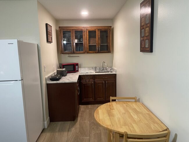 1121 SW 22nd Ave, Unit 2b in Fort Lauderdale, FL - Foto de edificio - Building Photo