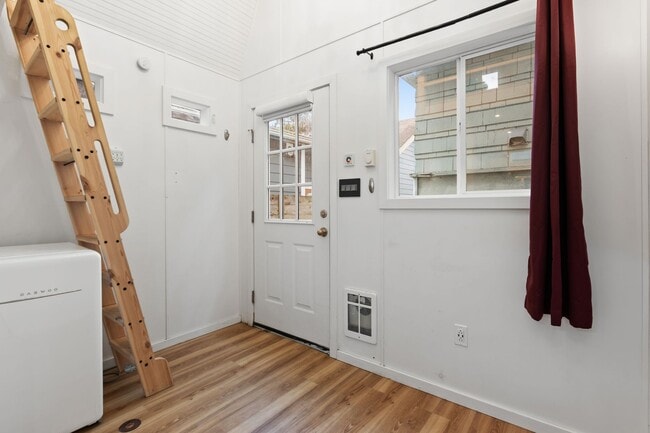 756 N 103rd St in Seattle, WA - Building Photo - Building Photo