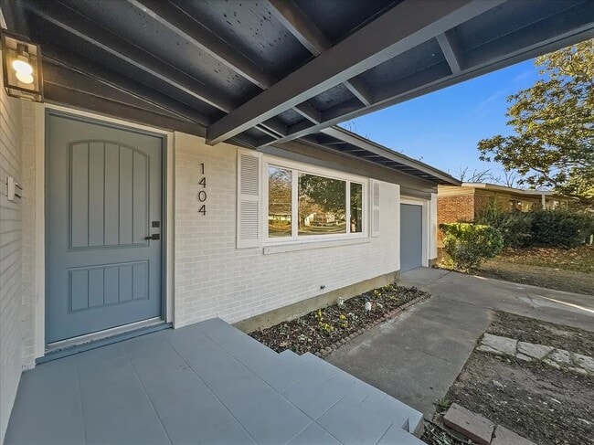 1404 Marshalldale Dr
