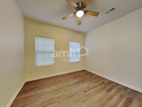 5 Silverbrook Ct in McLeansville, NC - Foto de edificio - Building Photo