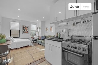 534 E 14th St in New York, NY - Building Photo - Building Photo