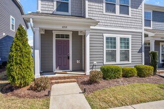 6512 Perry Creek Rd in Raleigh, NC - Building Photo - Building Photo