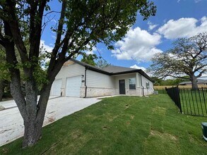 1223 S Austin St in Sherman, TX - Building Photo - Building Photo