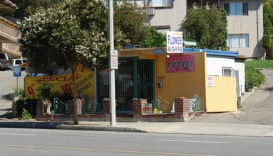 2521-2523 Foothill Blvd in La Crescenta, CA - Building Photo - Building Photo