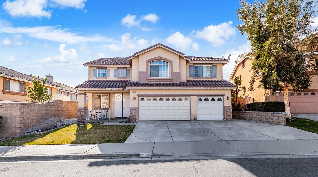 5834 Seminole Way in Fontana, CA - Building Photo
