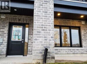 148 Rochefort St. in Kitchener, ON - Building Photo - Building Photo