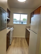 7397 Boris Ct in Rohnert Park, CA - Foto de edificio - Building Photo