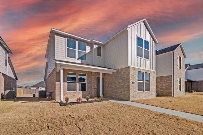 4682 W Aurora St in Fayetteville, AR - Foto de edificio - Building Photo