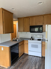 2135 SE 90th Ave in Portland, OR - Building Photo - Building Photo