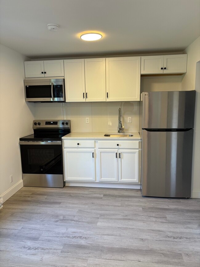 125 Sibley Ave, Unit C