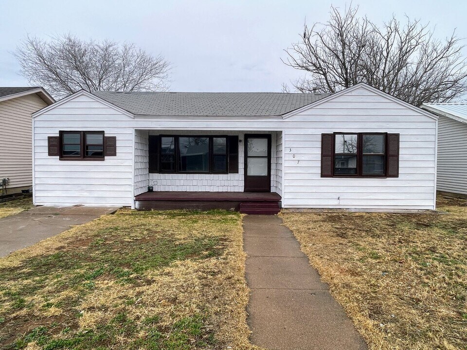 307 34th St in Snyder, TX - Building Photo
