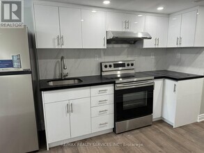 42 Cadillac Crescent in Brampton, ON - Building Photo - Building Photo