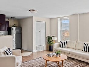 The Park Lux in St. Louis, MO - Building Photo - Building Photo