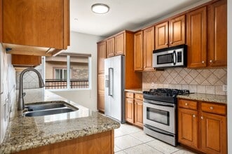 5241 Colodny Dr, Unit 103 in Agoura Hills, CA - Building Photo - Building Photo