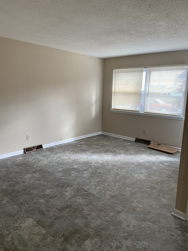 20 N Chalfant Rd, Unit A in Newark, OH - Building Photo - Building Photo