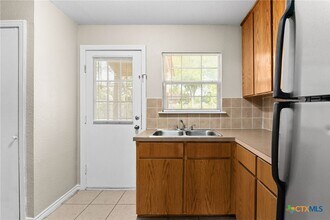 2007 Elkins Ave in Killeen, TX - Foto de edificio - Building Photo