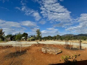 11303 Quartz Hill Rd in Redding, CA - Building Photo - Building Photo