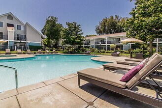 Brookside Oaks in Sunnyvale, CA - Foto de edificio - Building Photo