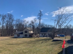 389 Weinsteiger Rd in Bechtelsville, PA - Foto de edificio - Building Photo