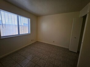 1125 Louisiana Blvd SE in Albuquerque, NM - Building Photo - Building Photo