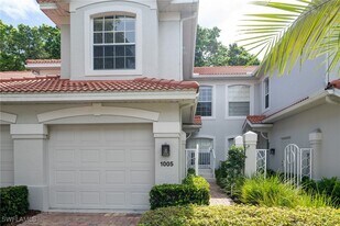 2200 Arielle Dr in Naples, FL - Building Photo