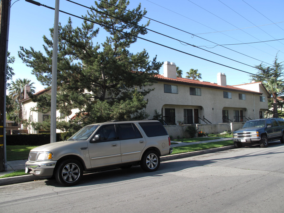 302-304 S 2nd Ave in Arcadia, CA - Building Photo