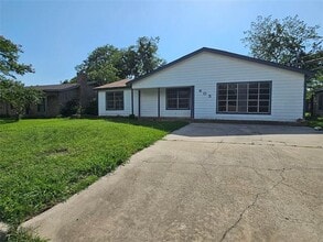 605 White St in Whitesboro, TX - Foto de edificio - Building Photo