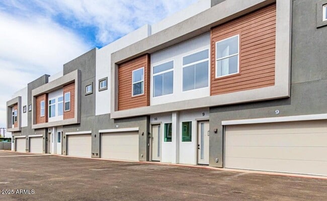 property at 3109 N 39th St