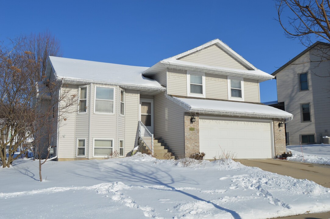 6450 Tonkinese Trl in Madison, WI - Building Photo