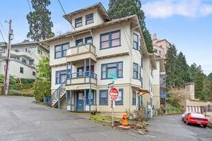 801 SW Green Ave in Portland, OR - Building Photo