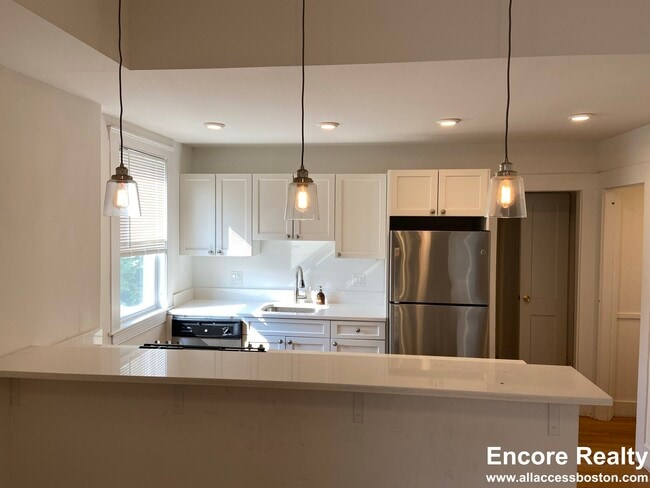 38 Newton St, Unit #2