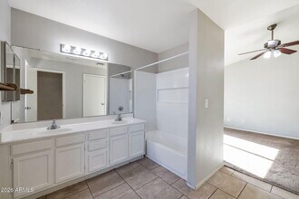 8664 N 107th Dr in Peoria, AZ - Building Photo - Building Photo