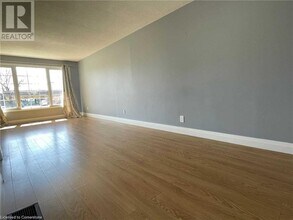 624 College Ave W in Guelph, ON - Building Photo - Building Photo