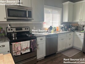 93 2nd St, Unit 3 in Cambridge, MA - Building Photo