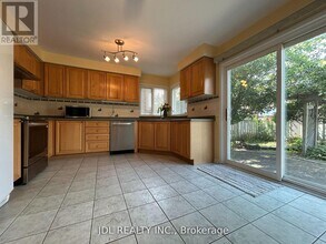 14 Redbud St in Markham, ON - Building Photo - Building Photo